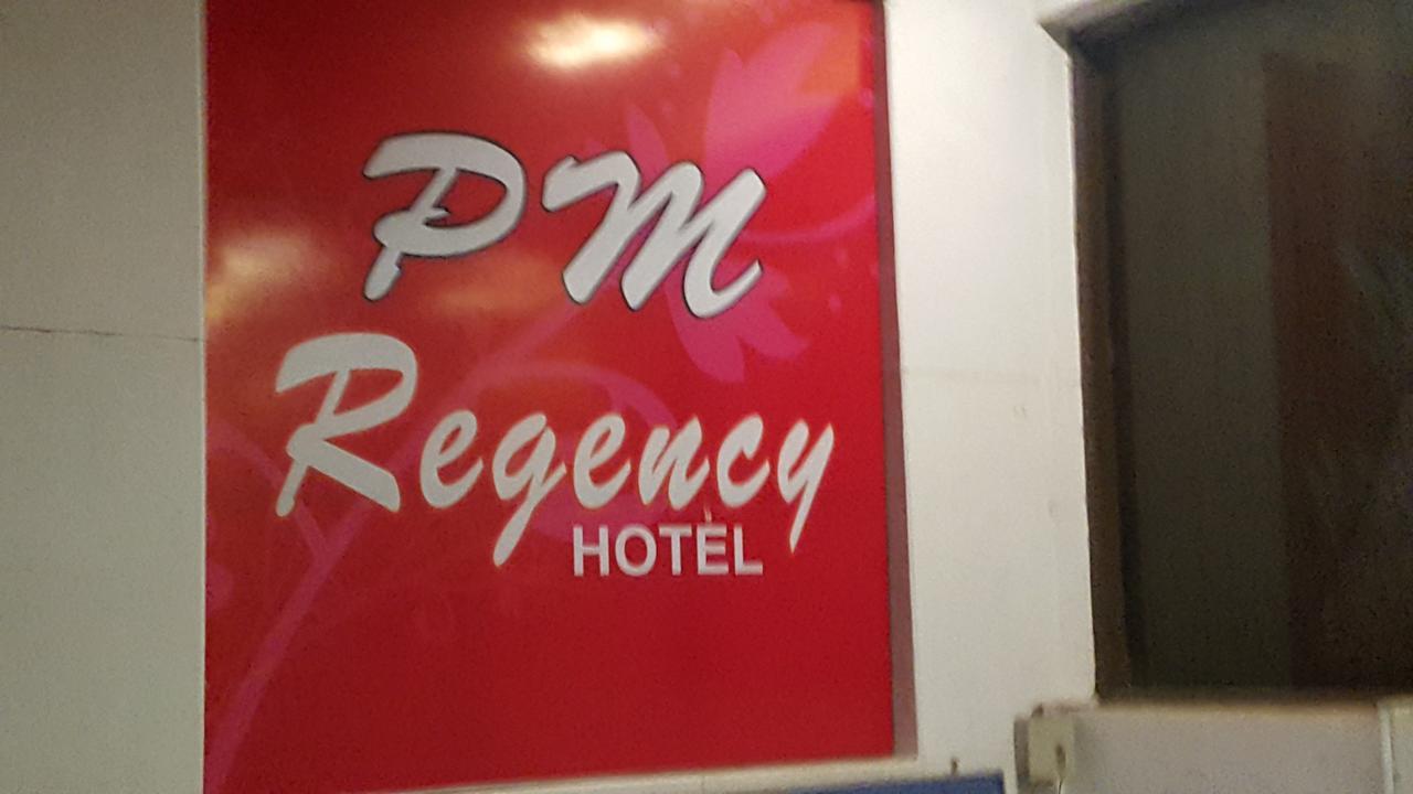 P M Regency Hotel Вадодара Экстерьер фото